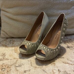 De Blossom Collection Silver Embellished Heels